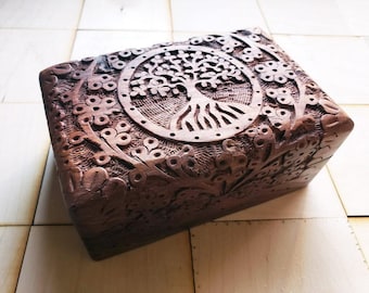 Tree of Life Wood Celtic Box, Irish Wooden Box, Renaissance Welsh Keepsake Box, Hand Engraved Magic Box, Witch Tarot Card, Wiccan, Pagan