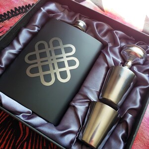 Black Celtic Knot Flask Set, 8oz Stainless Steel Irish Flask, Renaissance Engraved Flask, Welsh Flask, Hip Flask, Groomsmen Flask, Wedding