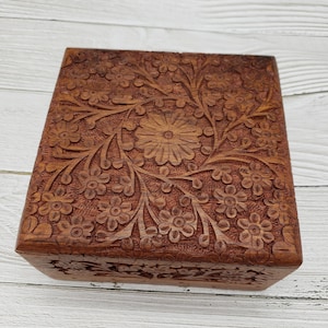 Bloem bloemen hout Keltische boxset, Ierse houten kist, Welsh aandenken, handgegraveerde magie, heks tarotkaart, Wicca, Pagan, sm, medium, large