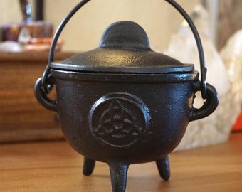 5" Cast Iron Cauldron w/ lid Triquetra Wiccan Pagan Spells Rituals Herbs