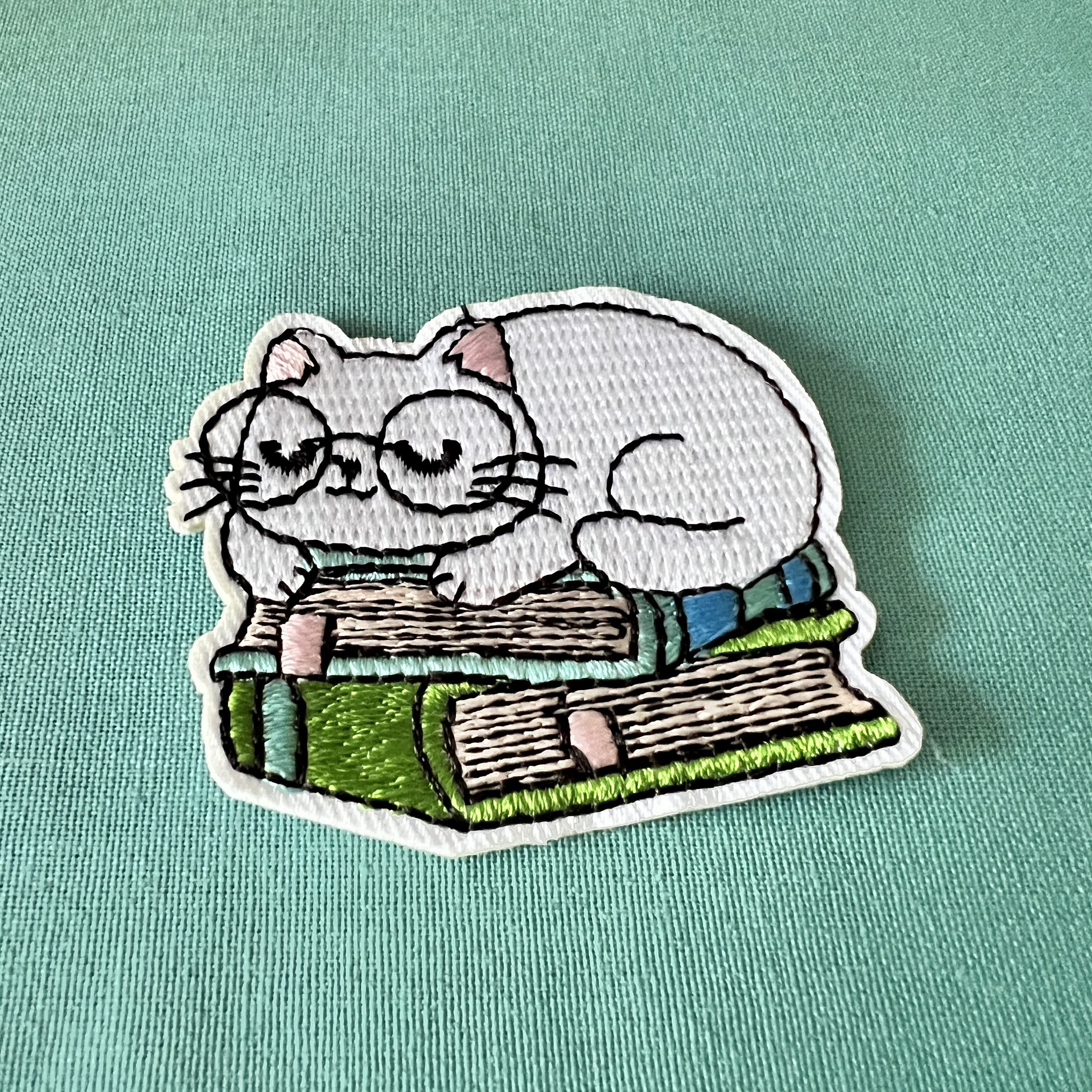 Calico Cat Iron on Patch for Clothes, Backpacks, Hats, Bags, Etc Adorable  Clothing Accessory, Cute Kitty Embroidery, Kawaii Sew on Badge 