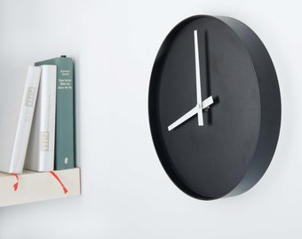 Modern väggklocka, vardagsrum // Metall // Svart // Designväggklocka