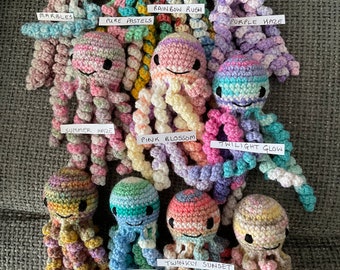 Crochet octopus for cats with catnip