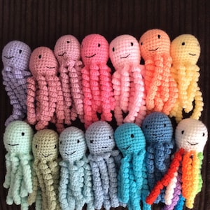 Crochet octopus for cats with catnip