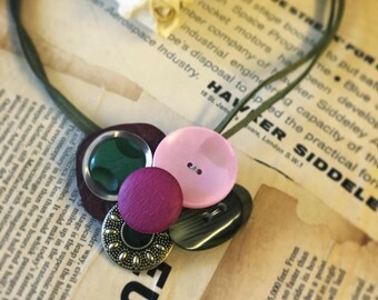 Vintage buttons Necklace