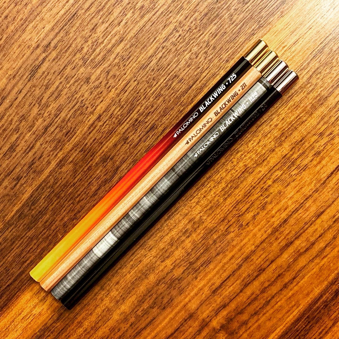 PALOMINO BLACKWING 725 ブラックウィング725 旧ロゴ Blackwing Volumes 725 by Palomino | Brand Name Pencils