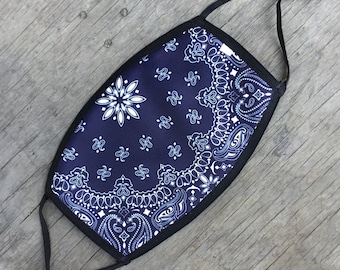 Navy Blue Bandana Face Mask, Maschera viso in cotone riutilizzabile con loop elastico dell'orecchio, loop dell'orecchio regolabile, design a colori completo, decorato negli Stati Uniti