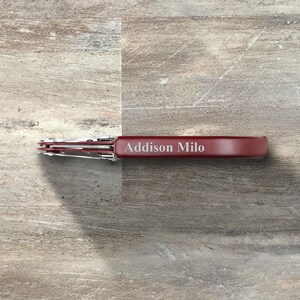 Cadeau stalknecht, gepersonaliseerde wijnflesopener, dubbel scharnierende kurkentrekker multitool, huwelijkscadeau, bruidsfeest, vrijgezellenfeest Burgundy