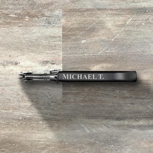Cadeau stalknecht, gepersonaliseerde wijnflesopener, dubbel scharnierende kurkentrekker multitool, huwelijkscadeau, bruidsfeest, vrijgezellenfeest Black & Silver