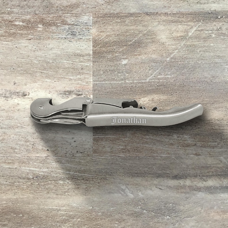 Cadeau stalknecht, gepersonaliseerde wijnflesopener, dubbel scharnierende kurkentrekker multitool, huwelijkscadeau, bruidsfeest, vrijgezellenfeest Silver