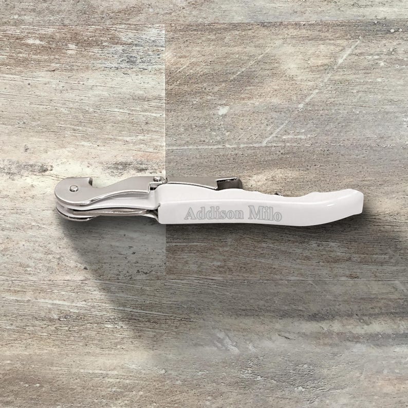 Cadeau stalknecht, gepersonaliseerde wijnflesopener, dubbel scharnierende kurkentrekker multitool, huwelijkscadeau, bruidsfeest, vrijgezellenfeest White