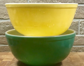Set of 2 Vintage Pyrex Primary Colors Mixing Bowls #403