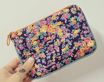 Liberty-zakje met bloemen en rits, kleine/middelgrote maten