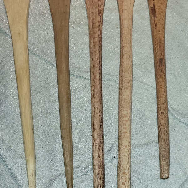 Cuillère en bois africaine originale pour la cuisson du nshima, du sadza ou du fufu.