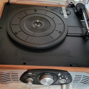 Tocadiscos portátil Bush Classic