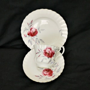 Royal Albert English tea cup and saucers china antique trio porcelain rese desing teacup saucer side plate