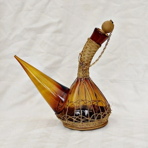 vintage Porron Spanish carafe amber glass 1l wine decanter covered woven rattan hand blown glass Spanish wine pitcher crafted glass pitcher