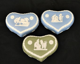 vintage Wedgewood Jasperware trinket box jewellery box shaped heart blue green Wedgewood Jasperware large heart made in England gift