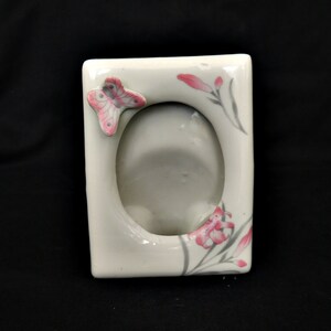 Vintage Ceramic Photo Frame: Butterfly & Flower Oval Picture Frame