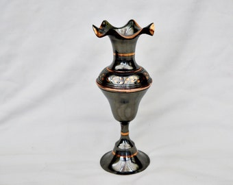 金属製9インチ両面花瓶 - インド製 - 手描き - シルバートーン - (NBPE