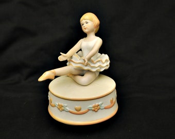 figurine de boîte à musique avec ballerine boîte à musique vintage en céramique avec ornement ballerine avec base ballerine jouant de la musique rotative