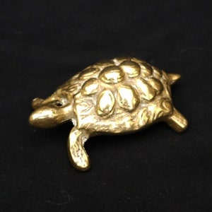 solid brass small turtle vintage miniature brass turtle heavy figurine turtle sculpture reptile turtle brass paperweight collectors