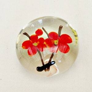 hand blown glass paperweight vintage art glass paperweight  red flowers 3d glass paperweight ball