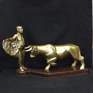 antique huge 4.3 kg bull and matador statue on solid wood basis sculpture brass bull and bullfighter Corrida bullfighting rare brass statue