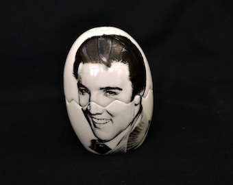 Louise Wilde England salt and pepper shakers Elvis Presley Vtg bone china shakers with king of rock E. Presley shaped egg black and white