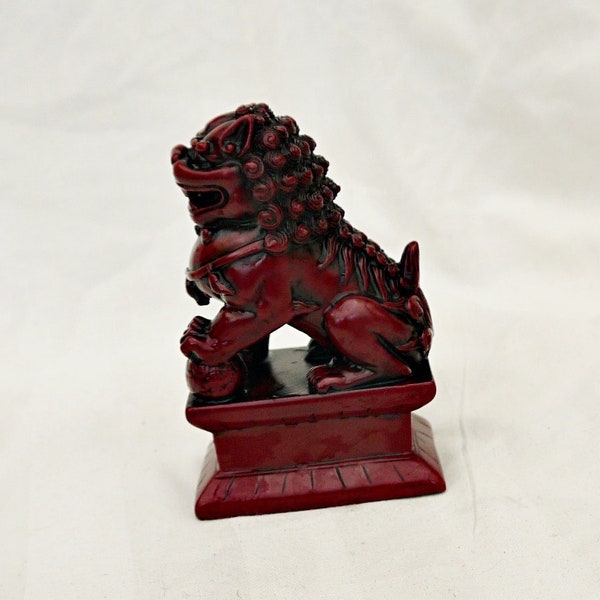 Chinese Foo dogs figurine vintage resin red lions dogs Chinese lions Feng Shui statue Foo dog Asian art figurine Guardian dog