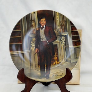 Raymond Kursar Rhett porcelain display plate vintage plate  Gone whit the wind Rhett with certyficate and original box bone china plate