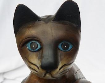 手彫りの木彫りの猫の像：タイの民芸品、青い目の猫の彫刻 - Etsy 日本