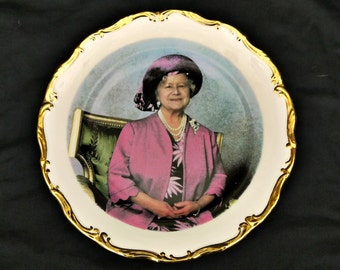 Queen Elizabeth II Vintage Porcelain Plate: Sheriden Staffordshire Royal Souvenir