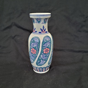 Chinese vase  vintage hand painted white blue green pink ornate  oriental vase ceramic porcelain vase bud vase Chinoiserie