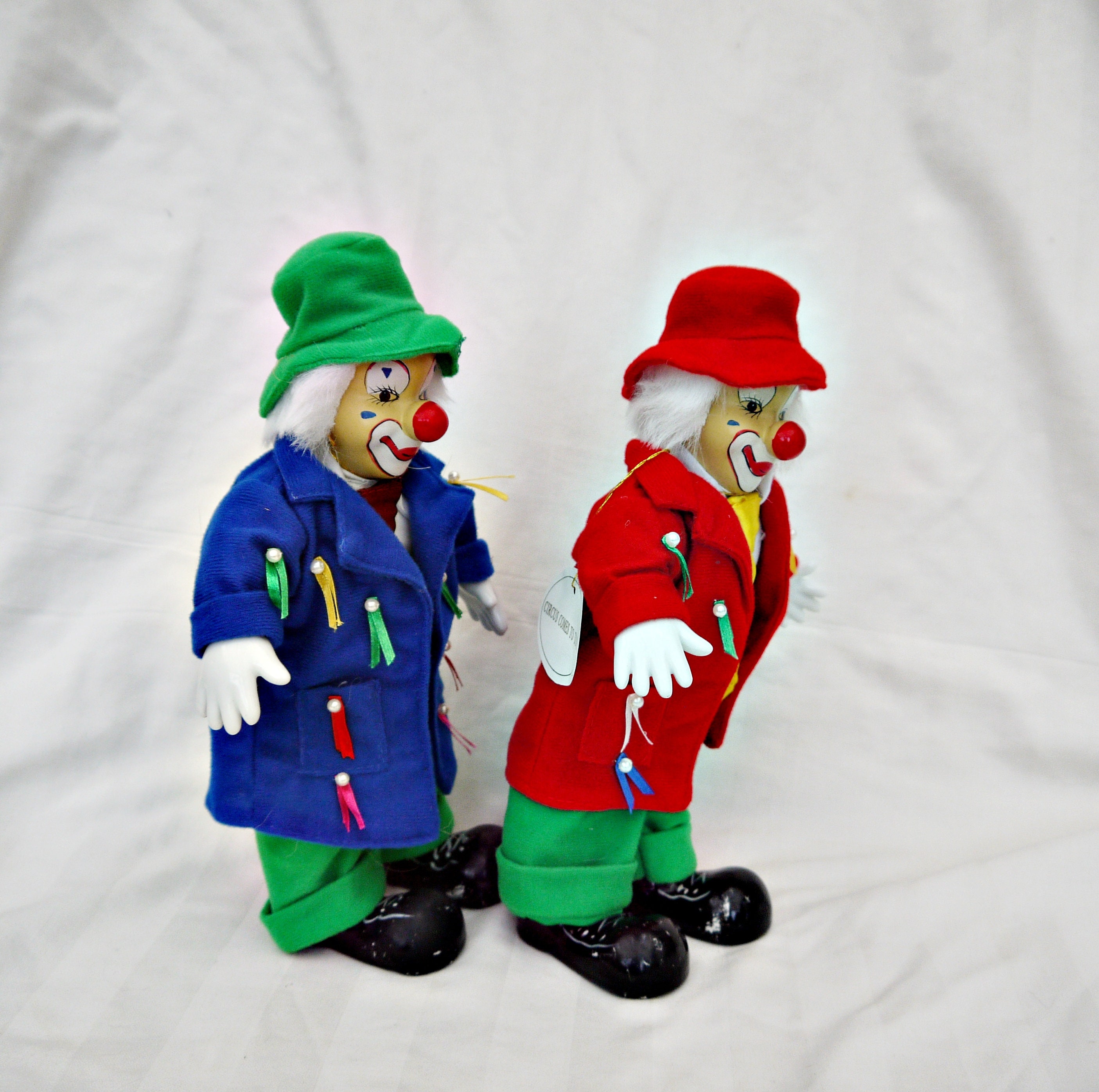 ヴィンテージ レオナルドコレクション 磁器製ピエロ人形：手描きアート