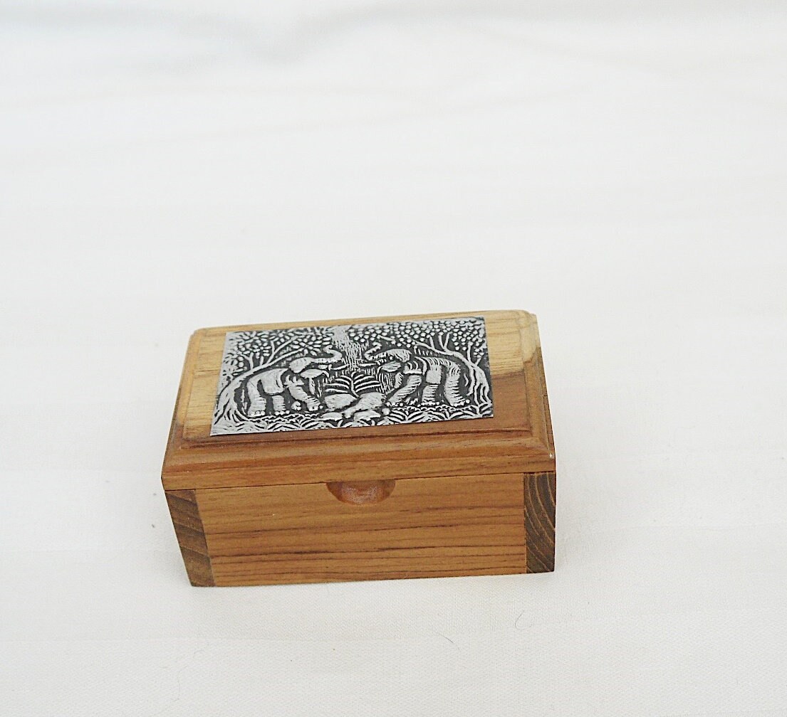 Vintage Handmade Trinket Box Wood with Inlaid Country Charm Baby Painting Vintage Handmade Trinket Box Wood with Inlaid Country Charm Baby Painting