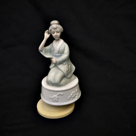 Music Box Statue Geisha Porcelain Vintage Music Box With