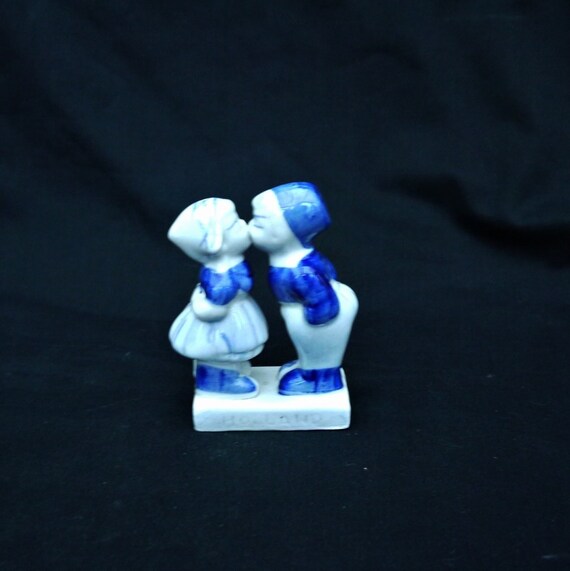 HOLLAND 陶器 カップル人形 19体 Vintage Hand-painted Ceramic Kissing Dutch Couple Figurine - Etsy
