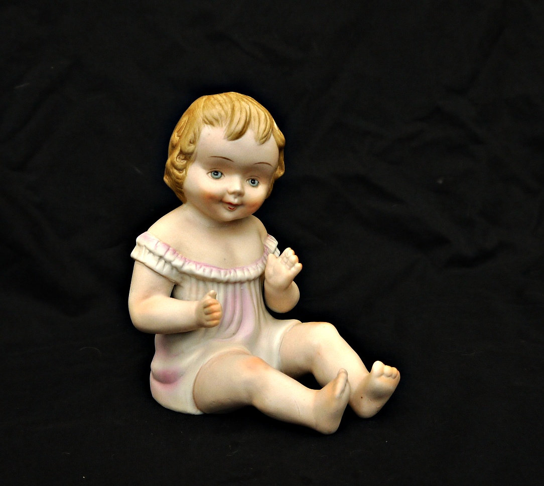Ancienne Statue Biscuit Porcelaine Blanche N°4578 enfant fille raisin 2 panier