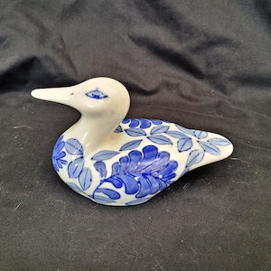 blue and white ceramic ducks vintage figurine ducks hand painted ornament birds small statue watery ducks  birds