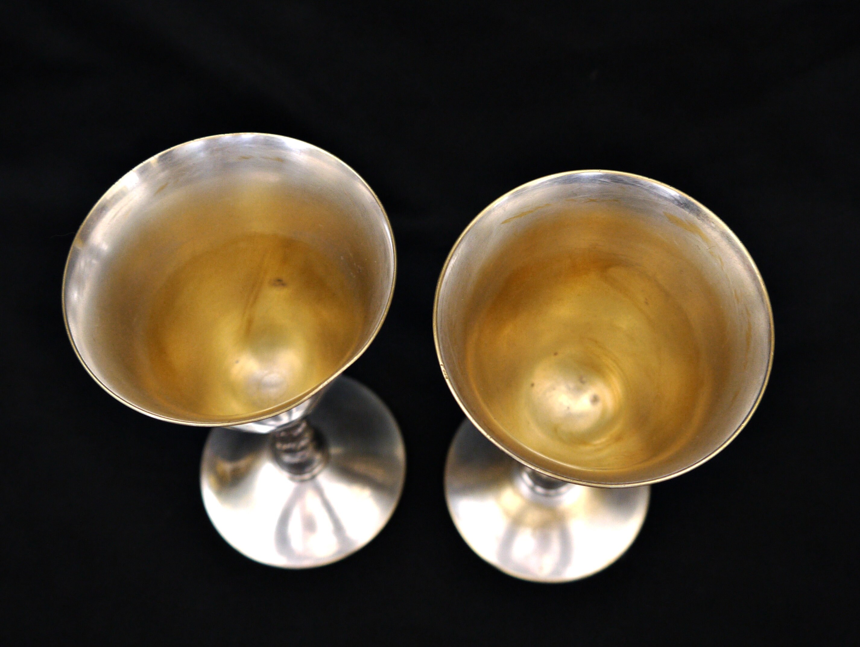 ヴィンテージ シルバープレート ゴブレット：華やかな渦巻き模様の