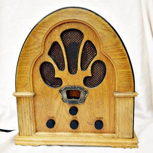 Vintage AM/FM Radio Wooden Retro Radio and Cassettes Art Nr 948755 ...