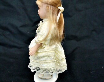 Poupée de collection en porcelaine fille jolie robe vintage 43cm/ Porcelain Doll