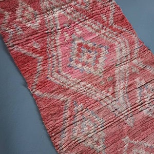 Vintage Berber Runner Rug, Moroccan Boujaad Runner, Handmade Wool Rug, Size: 2.75 x 0.97  m ~ 9 x 3.2 ft