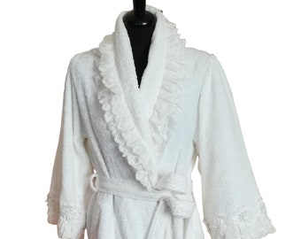 Terry bathrobe woman, white bathrobe with valencienne lace, luxury bathrobe, custom bathrobe, bathrobe with pockets. Luxury Christmas gift