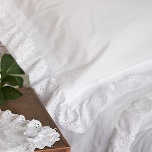 Romantic bedding with broderie anglaise lace edge. White lace bedding. Wedding bedding. Custom size bed sheets set. Made in Italy
