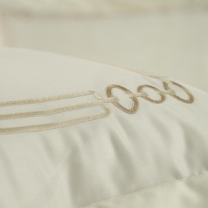 Luxury duvet cover with embroidery. Made in Italy. Elegant embroidered satin duvet cover image 8
