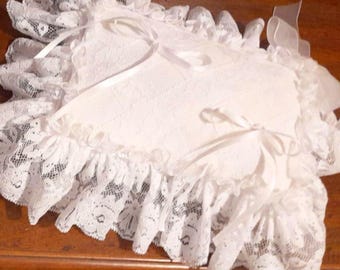 Lace ring pillow for wedding. Handmade. White sateen with lace. Ring cushion. Made in Italy