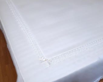 Lace duvet cover. Satin or cotton fabric and macramé lace. Choose the color of the fabric. Made in Italy. Custom size duvet cover.