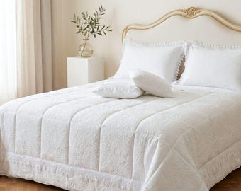 Lace comforter. Italian bedding. Quilt for cold weather. Shabby comforter. Romantic lace bedding. Made in Italy